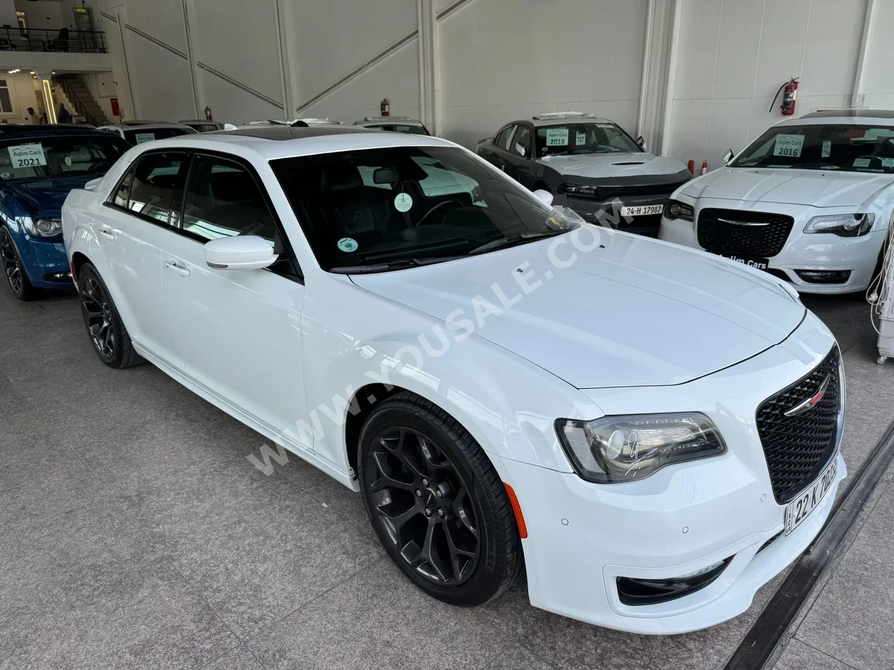 كرايسلر  300C  2018  اتوماتيك  90,000 كم  6 سلندر  دفع خلفي  سيدان  أبيض  بنزين
