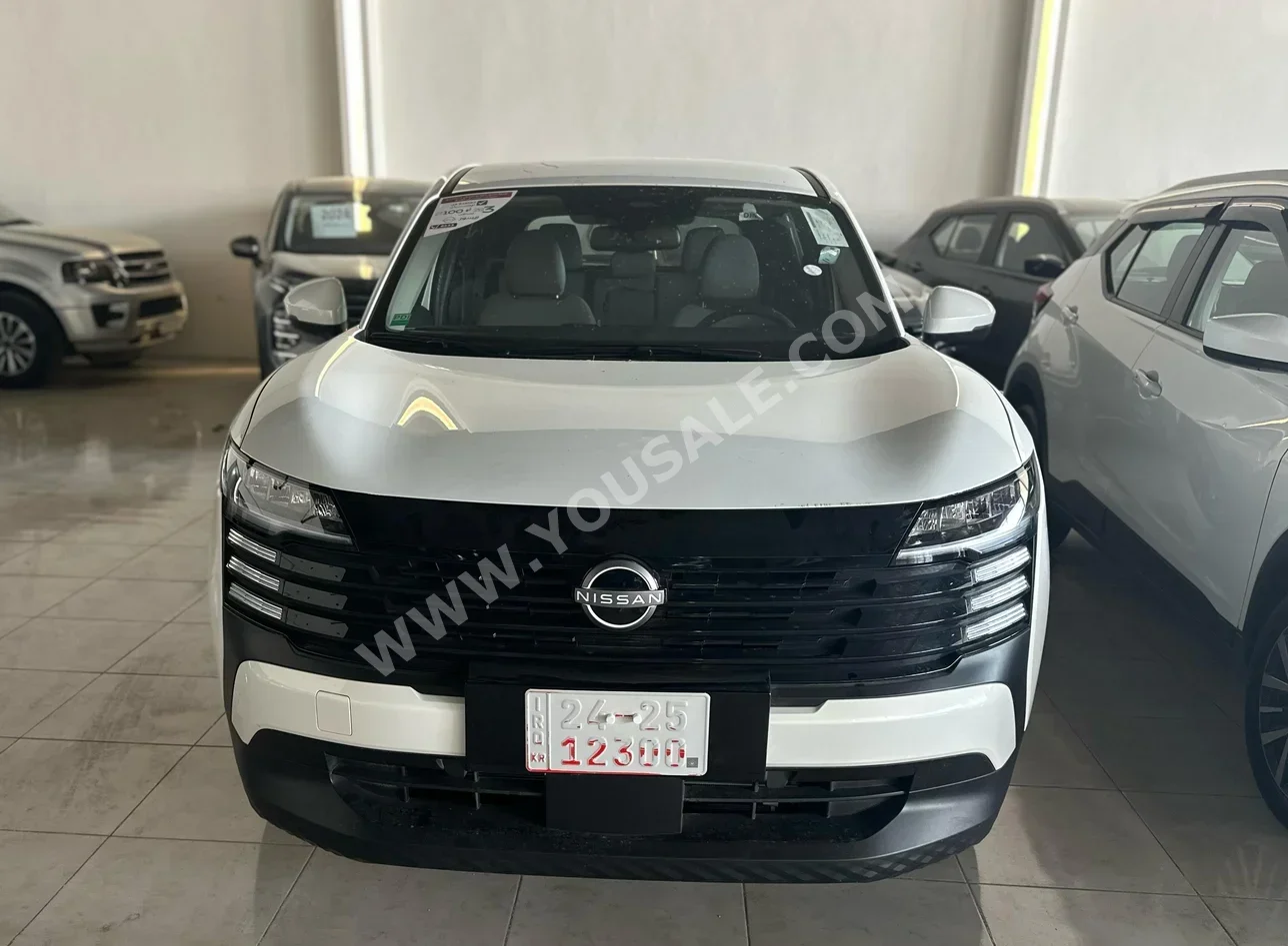 نيسان  كيكس  2025  اتوماتيك  0 كم  4 سلندر  دفع أمامي  اس يو في  أبيض  بنزين