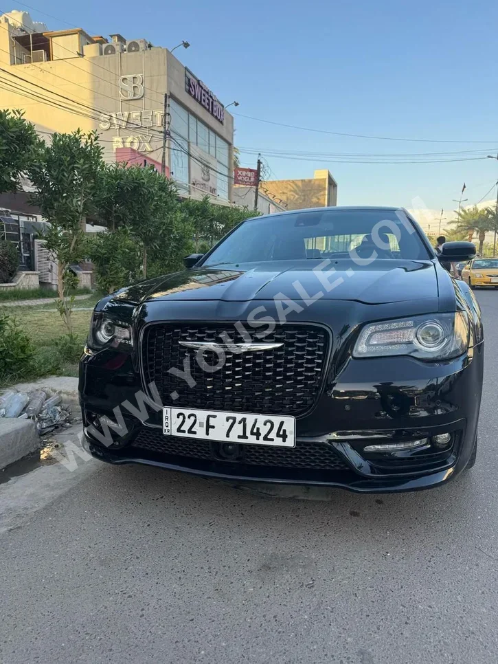 كرايسلر  300C  2022  اتوماتيك  60,000 كم  6 سلندر  دفع كلي مستمر  سيدان  أسود  بنزين