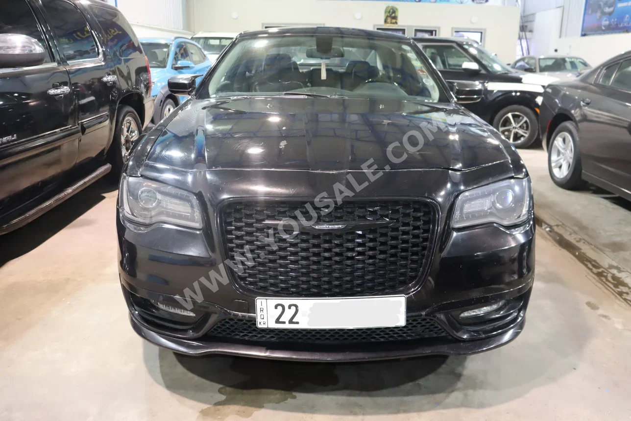 كرايسلر  300C  2016  اتوماتيك  97,000 كم  6 سلندر  دفع خلفي  سيدان  أسود  بنزين