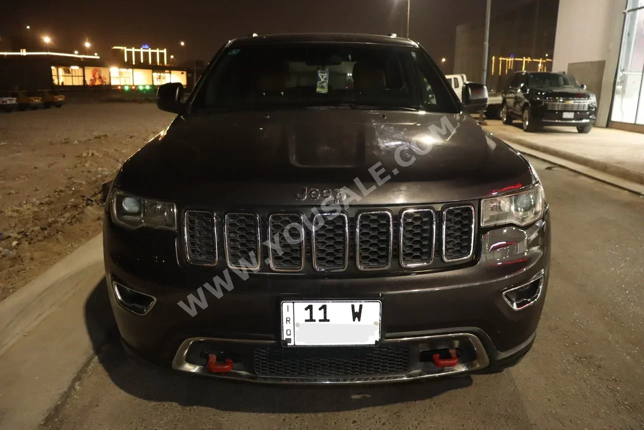 جييب جراند شيروكي ليميتد 2021 اتوماتيك 55,000 كم 8 سلندر دفع رباعي اس يو في فضي بنزين