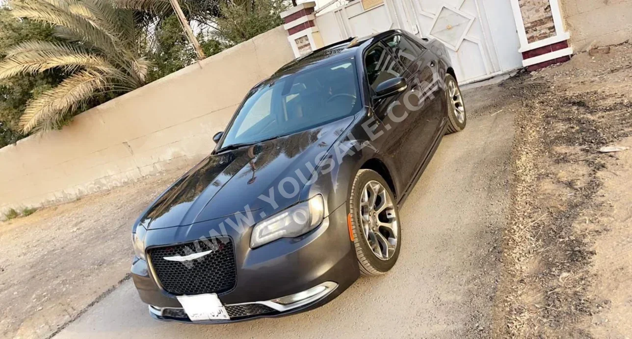 كرايسلر 300C 2018 اتوماتيك 193,000 كم 6 سلندر دفع كلي مستمر سيدان أسود بنزين