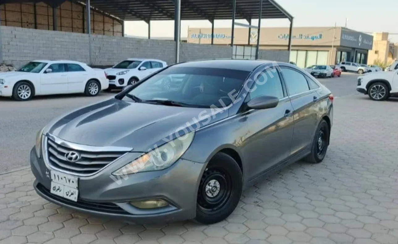 هيونداي سوناتا 2011 اتوماتيك 190,000 كم 4 سلندر دفع أمامي سيدان فضي بنزين