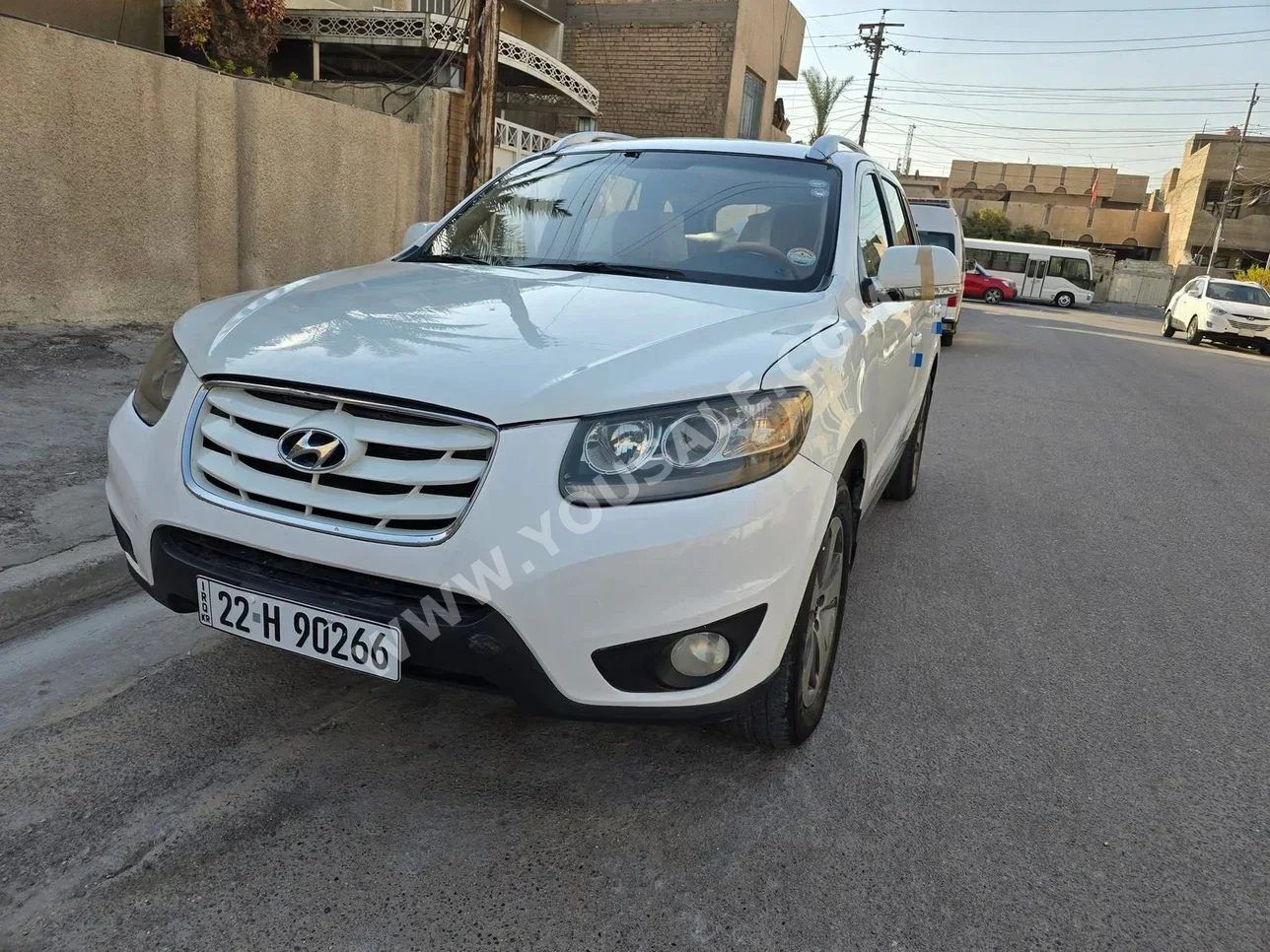 هيونداي  سانتا في  2012  اتوماتيك  210,000 كم  4 سلندر  دفع رباعي  اس يو في  أبيض  بنزين