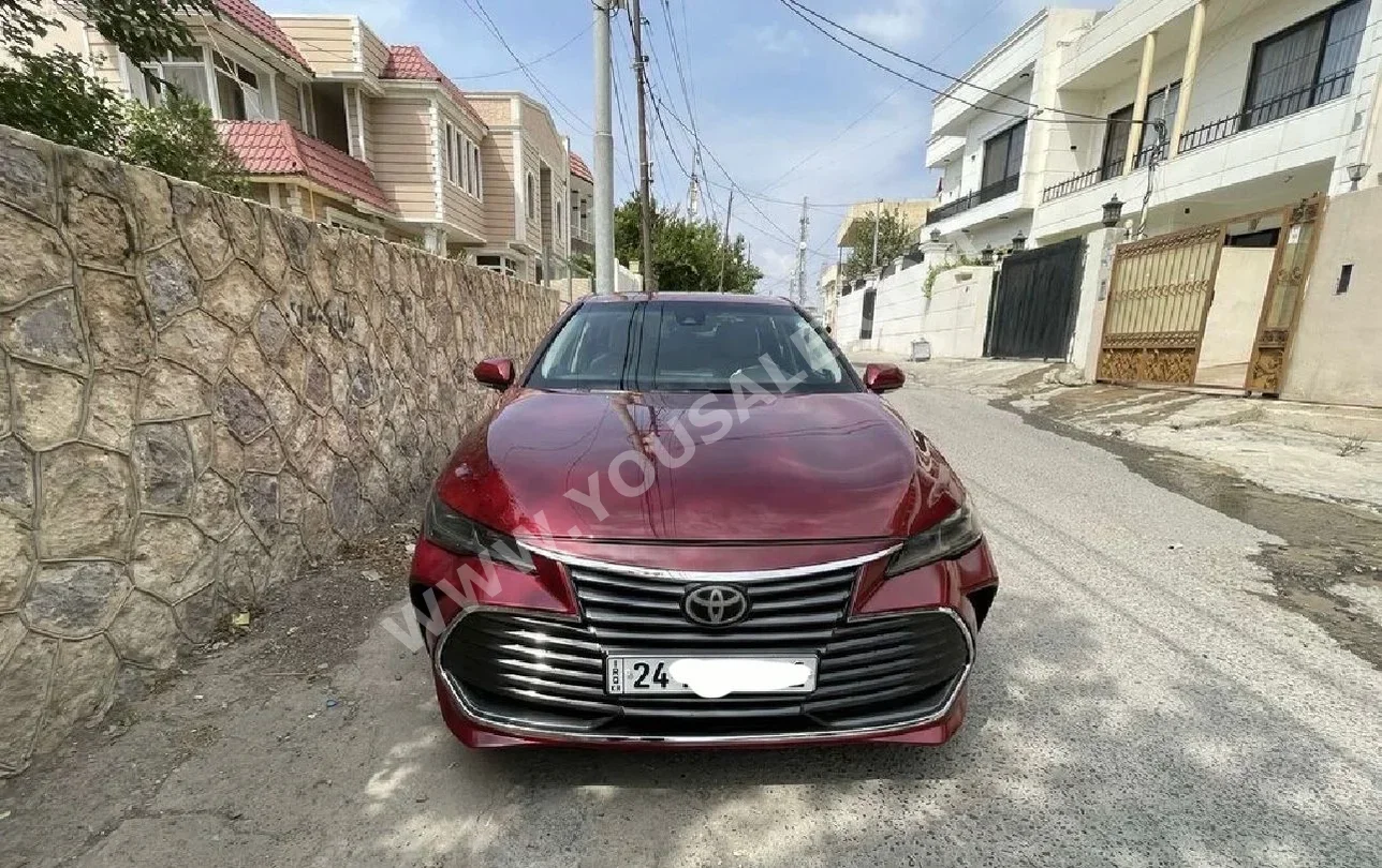 تويوتا  أفالون  2019  اتوماتيك  130,000 كم  4 سلندر  دفع أمامي  سيدان  أحمر  بنزين