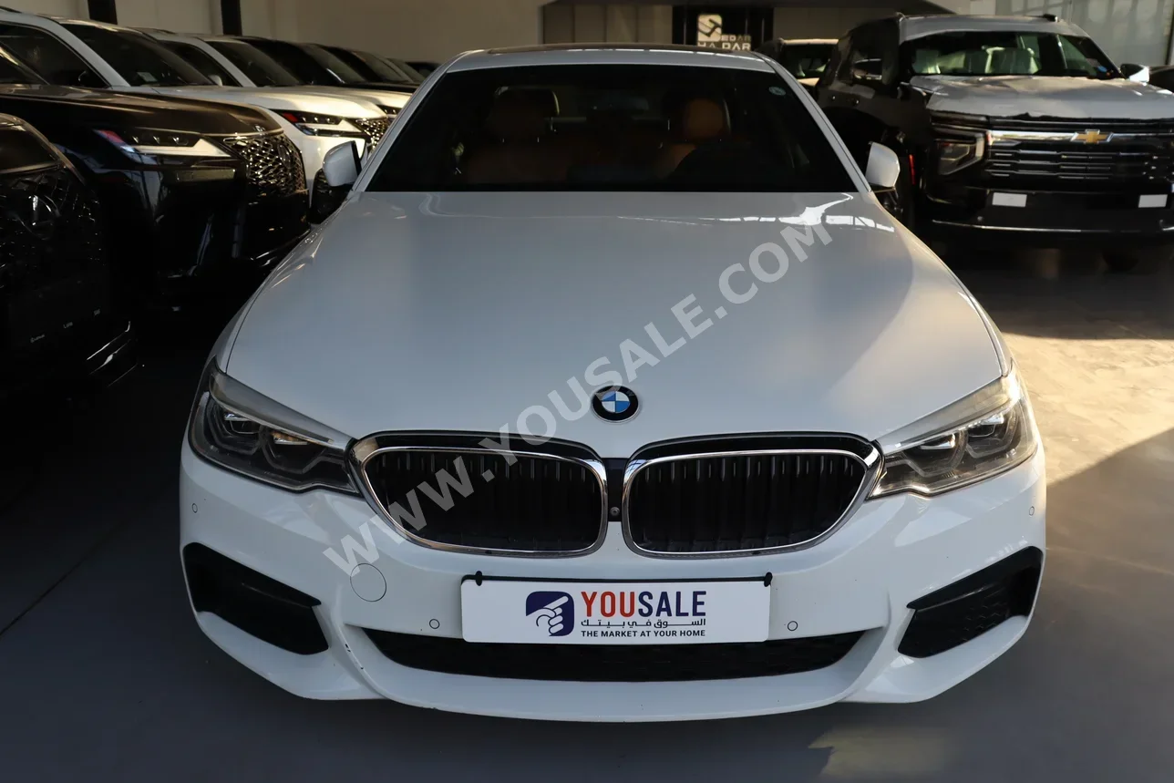 بي ام دبليو الفئة - الخامسة 530i 2019 اتوماتيك 130,000 كم 4 سلندر دفع خلفي سيدان أبيض بنزين