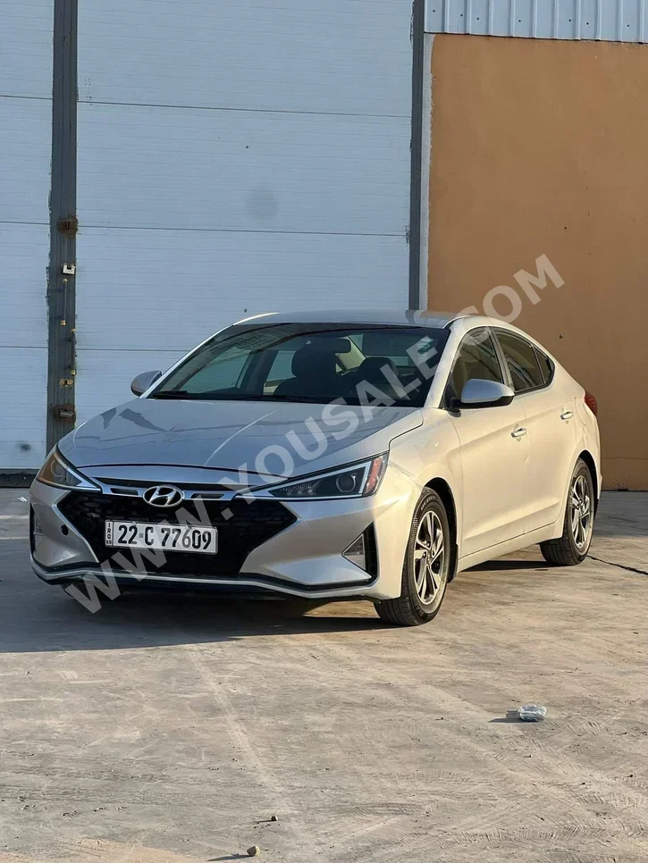 هيونداي  النترا  2019  اتوماتيك  95,000 كم  4 سلندر  دفع أمامي  سيدان  رمادي  بنزين