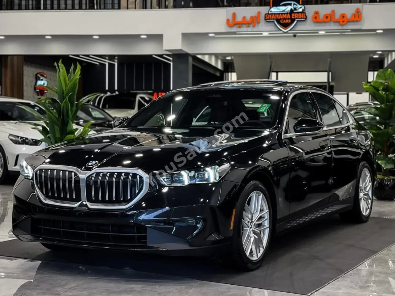 بي ام دبليو الفئة - الخامسة 530i 2024 اتوماتيك 24,000 كم 6 سلندر دفع خلفي سيدان أسود بنزين