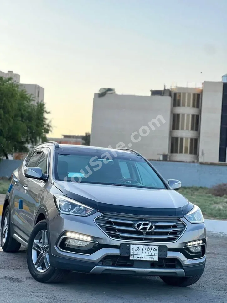 هيونداي سانتا في 2017 اتوماتيك 88,000 كم 4 سلندر دفع رباعي اس يو في رمادي بنزين