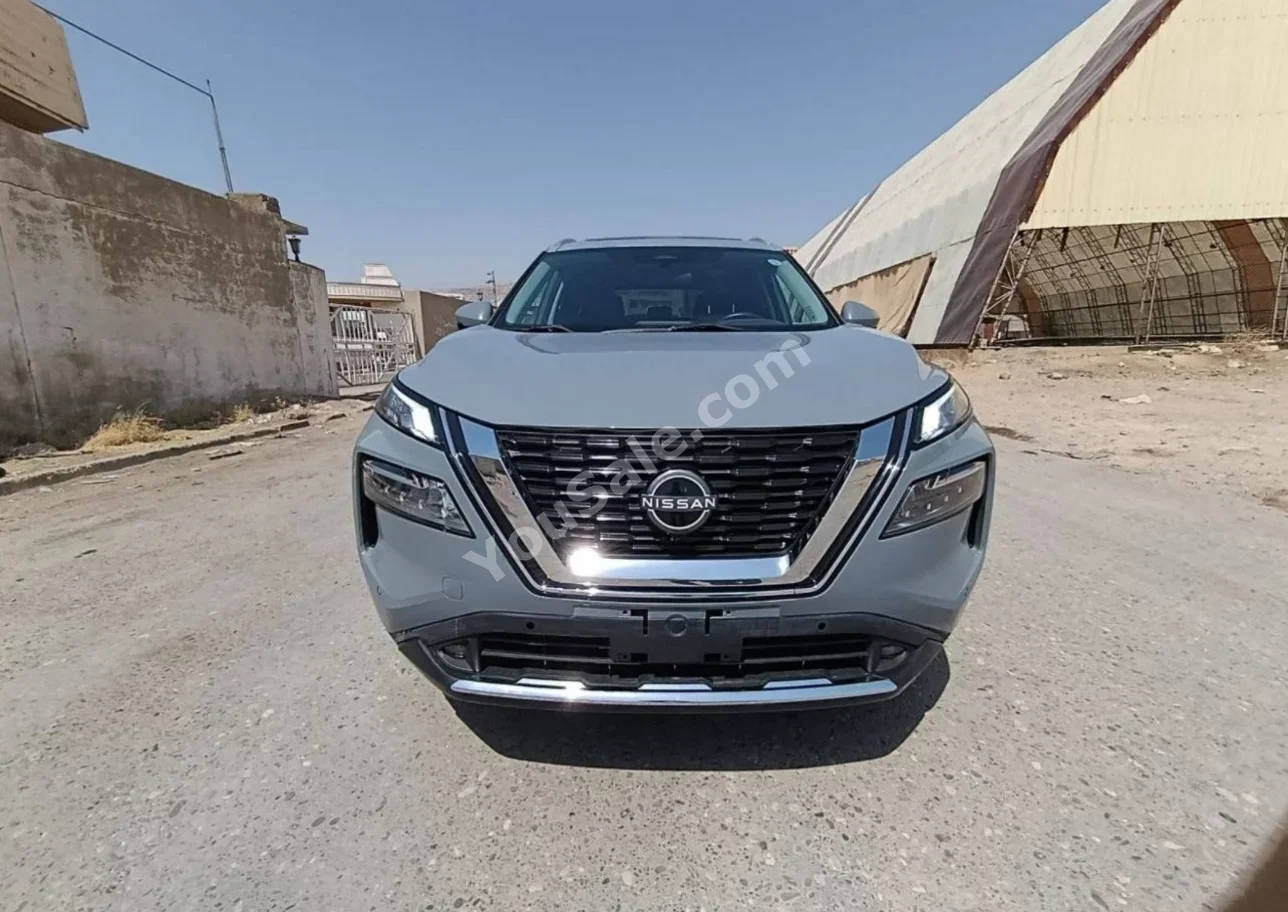 نيسان روج 2023 اتوماتيك 53,000 كم 4 سلندر دفع أمامي اس يو في رمادي بنزين