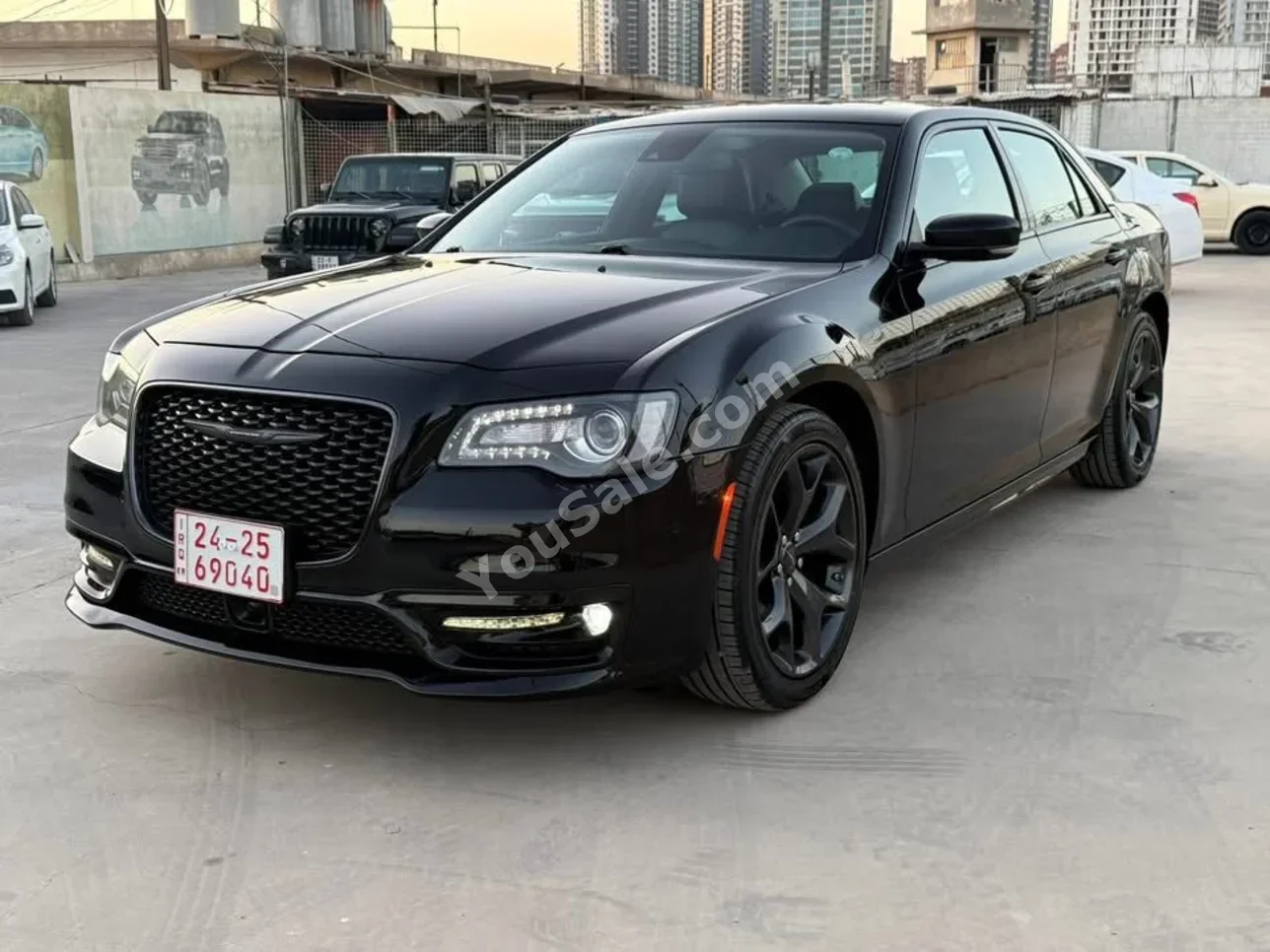 كرايسلر  300C  2023  اتوماتيك  31,000 كم  6 سلندر  دفع خلفي  سيدان  أسود  بنزين