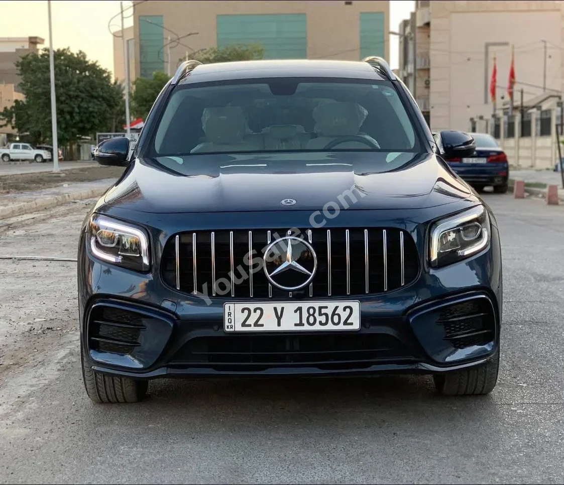 مرسيدس - بنز جي ال بي 250 2023 اتوماتيك 40,000 كم 6 سلندر دفع رباعي اس يو في أسود بنزين