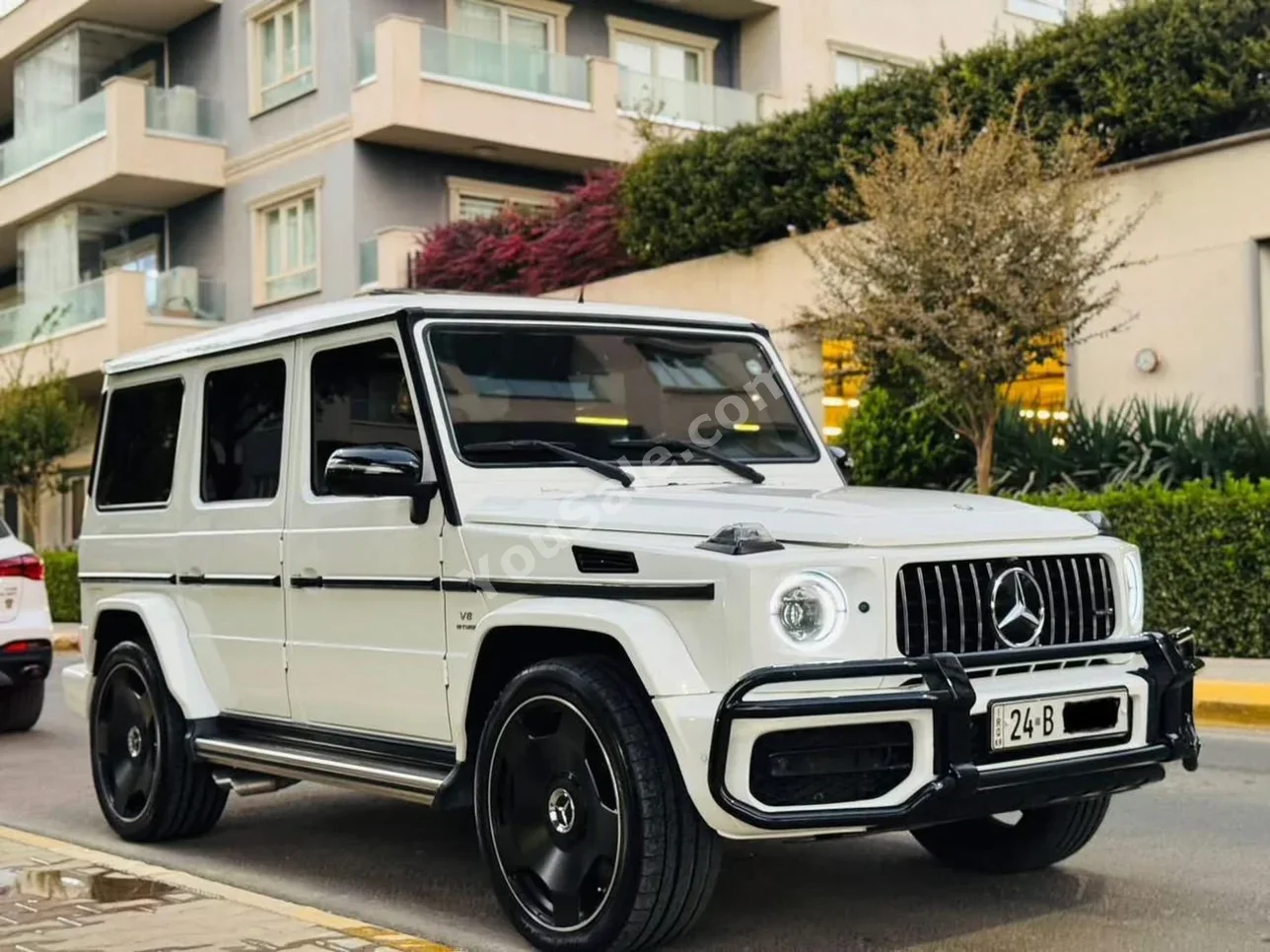 مرسيدس - بنز جي - كلاس 63 AMG 2016 اتوماتيك 100,000 كم 8 سلندر دفع رباعي اس يو في أبيض بنزين
