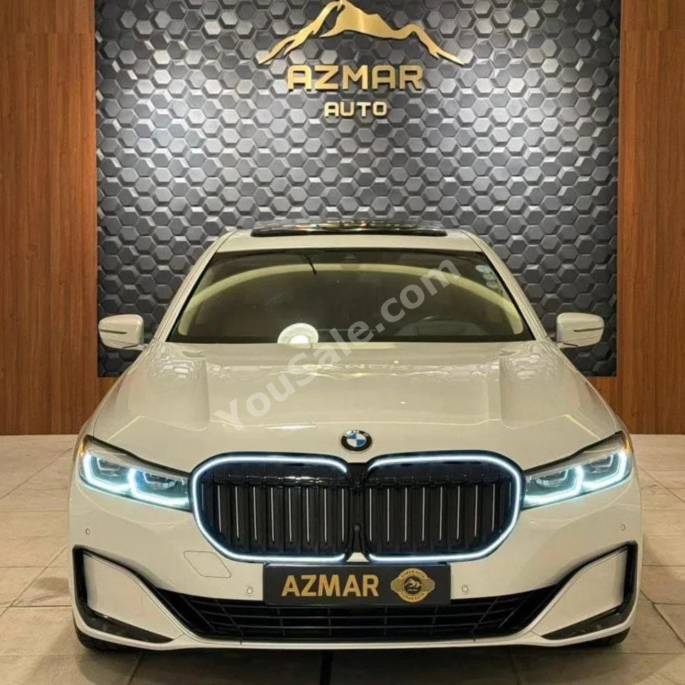 بي ام دبليو الفئة - السابعة 740 Li 2022 اتوماتيك 70,000 كم 6 سلندر دفع خلفي سيدان أبيض بنزين