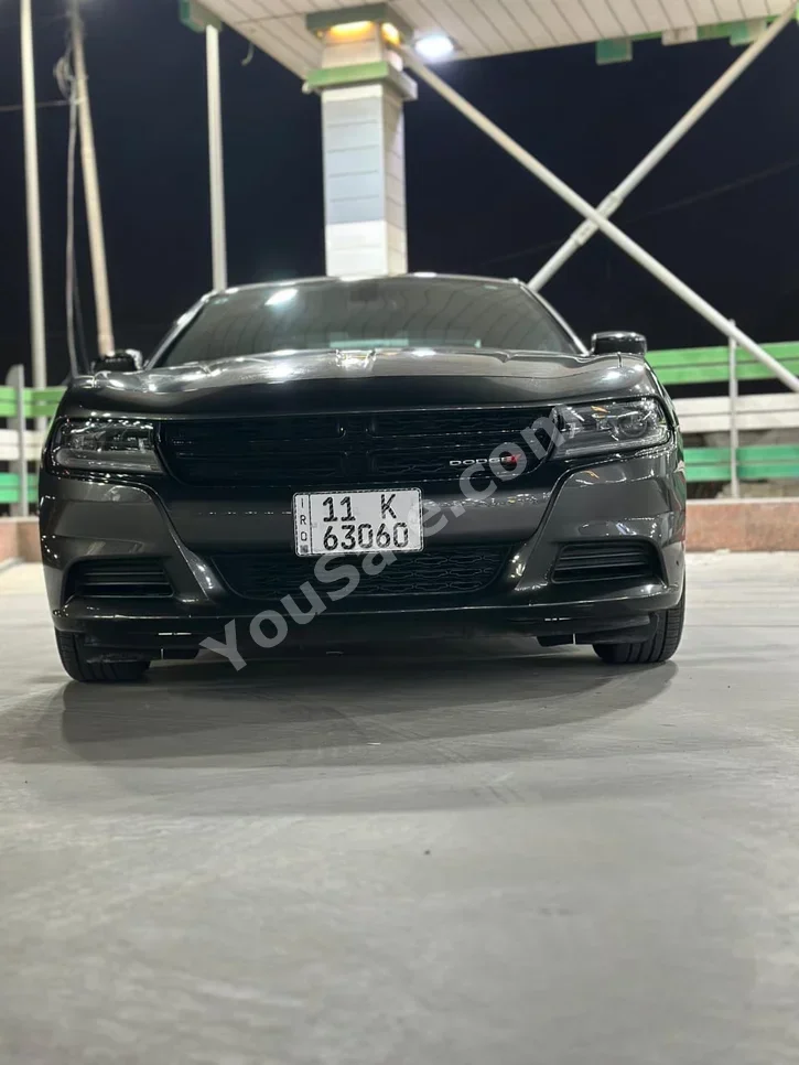 دودج  تشارجر  اس اكس تي  2023  اتوماتيك  29,000 كم  6 سلندر  دفع خلفي  سيدان  رمادي  بنزين