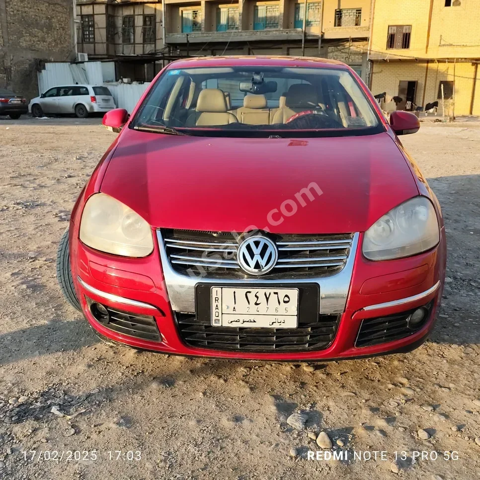 فوكس واغن  جيتا  2008  اتوماتيك  190,000 كم  4 سلندر  دفع أمامي  سيدان  أحمر  بنزين