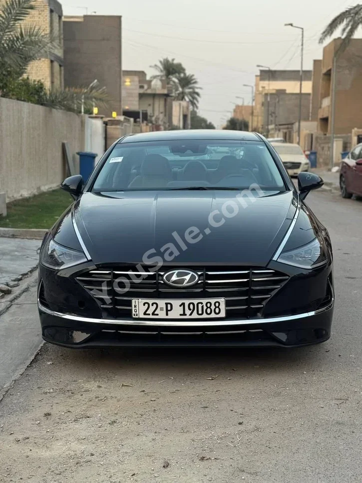 هيونداي  سوناتا  2023  اتوماتيك  45,000 كم  4 سلندر  دفع أمامي  سيدان  أسود  بنزين