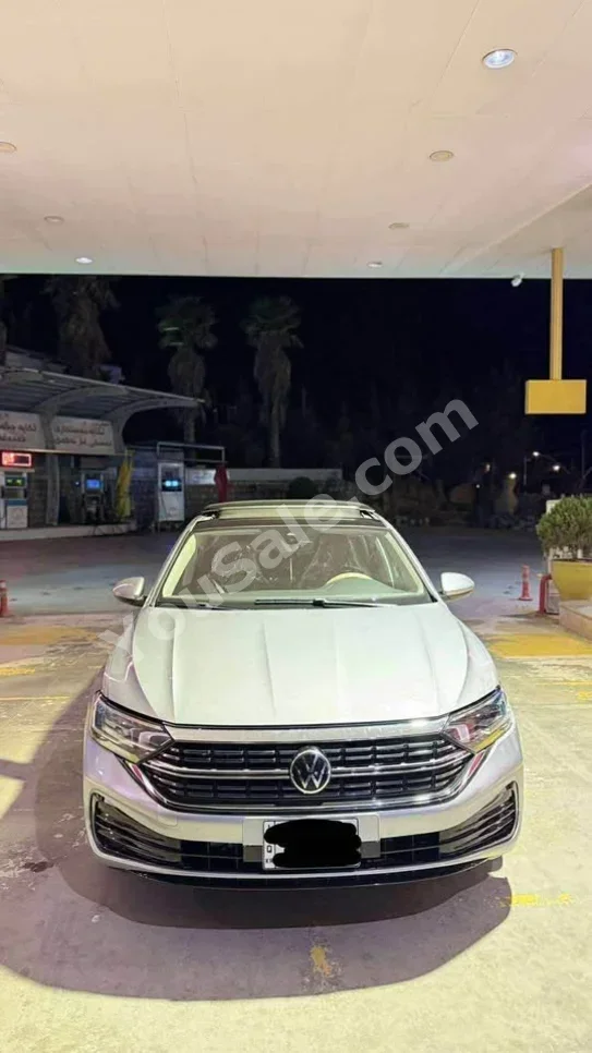 Volkswagen Jetta 2022 Automatic 66,000 km 4 Cylinder FWD Sedan Silver Gasoline