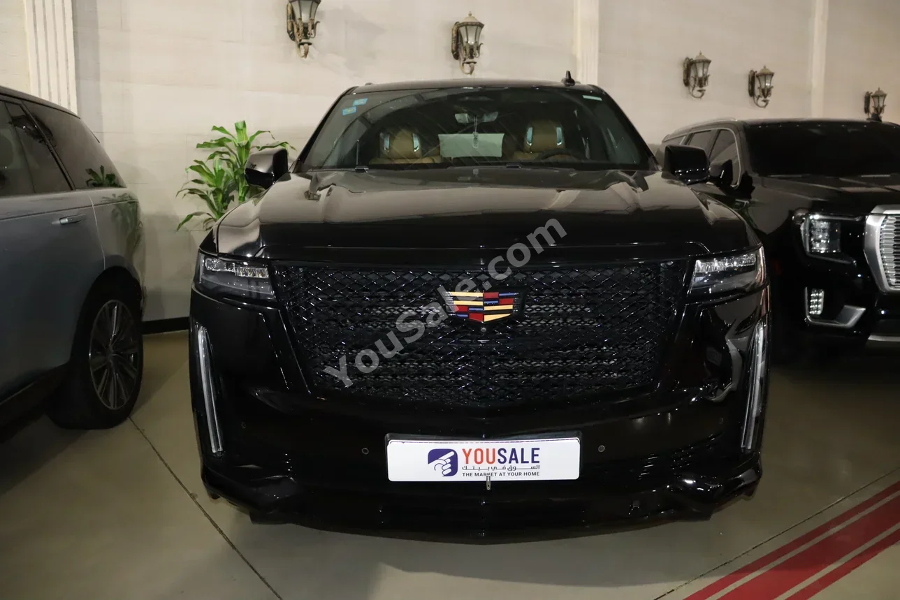 كاديلاك اسكيليد 2023 اتوماتيك 30,000 كم 8 سلندر دفع رباعي اس يو في أسود بنزين