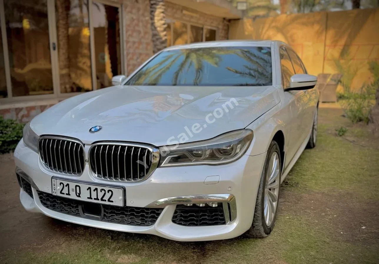 بي ام دبليو الفئة - السابعة 750 Li 2019 اتوماتيك 80,000 كم 8 سلندر دفع خلفي سيدان أبيض بنزين