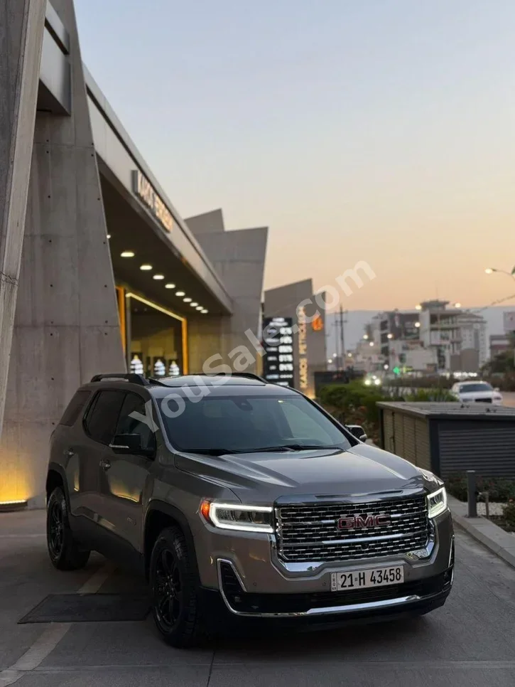 GMC  Acadia  2023  Automatic  25,000 km  4 Cylinder  4WD  SUV  Gold  Gasoline