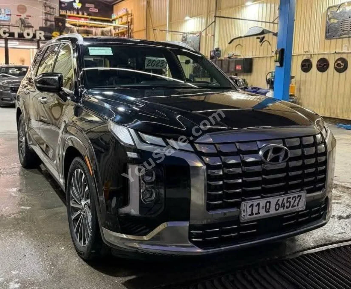 هيونداي باليسيد 2023 اتوماتيك 26,000 كم 6 سلندر دفع رباعي اس يو في أسود بنزين