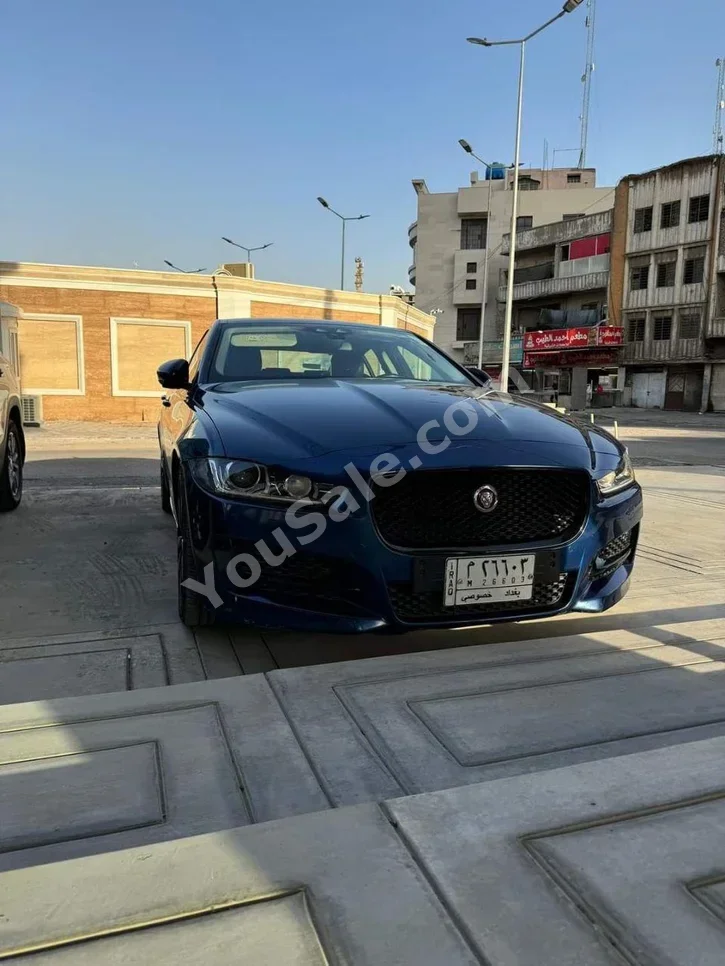 جاكوار  اكس اي  ار سبورت  2016  اتوماتيك  98,000 كم  4 سلندر  دفع خلفي  سيدان  أزرق غامق  بنزين