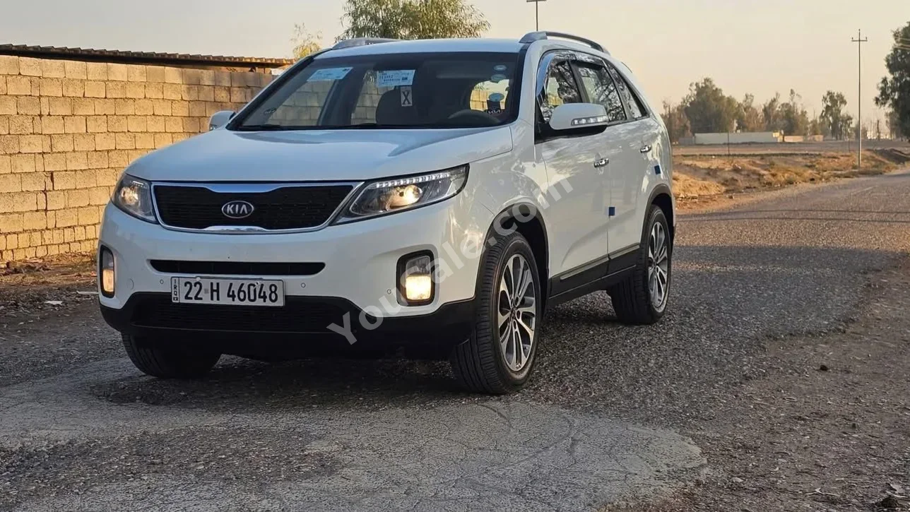 Kia  Sorento  2014  Automatic  140,000 km  4 Cylinder  4WD  SUV  White  Gasoline