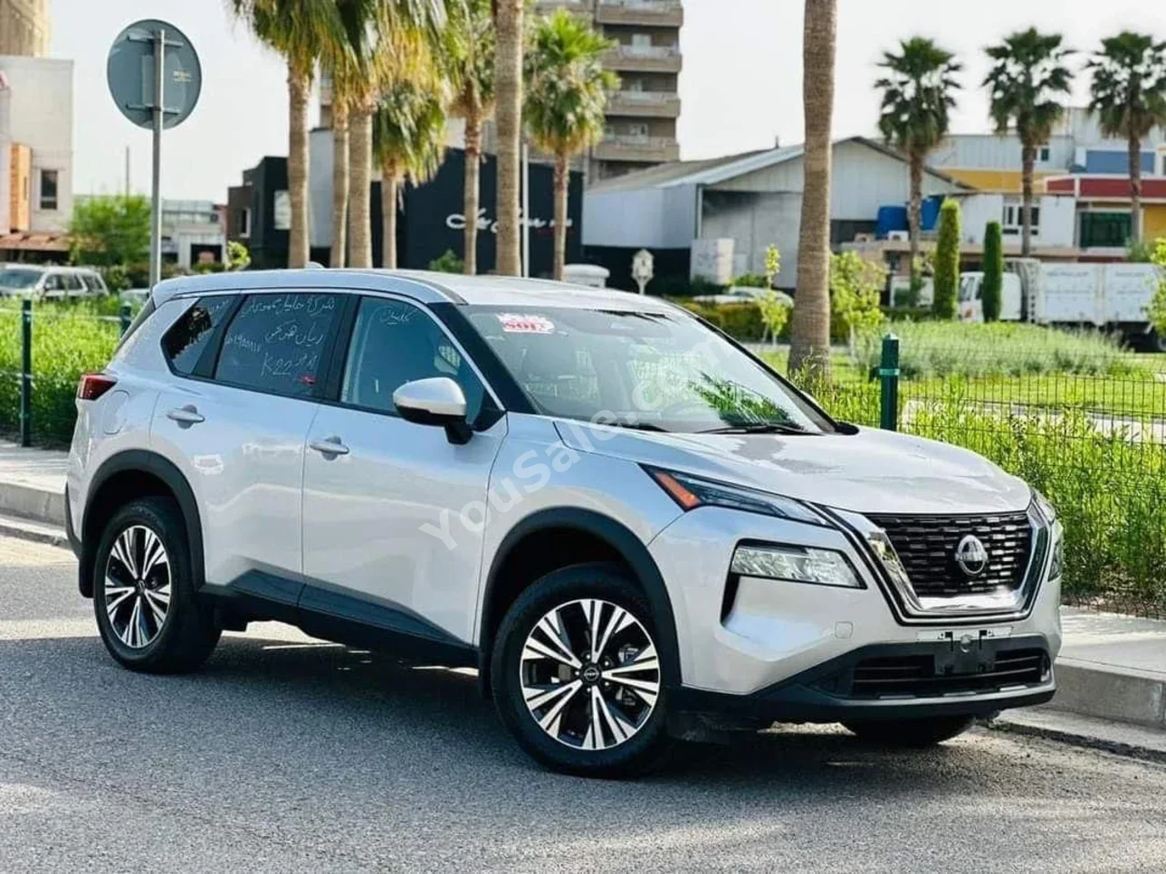 Nissan  Rogue  2023  Automatic  14,000 km  4 Cylinder  FWD  SUV  Silver  Gasoline