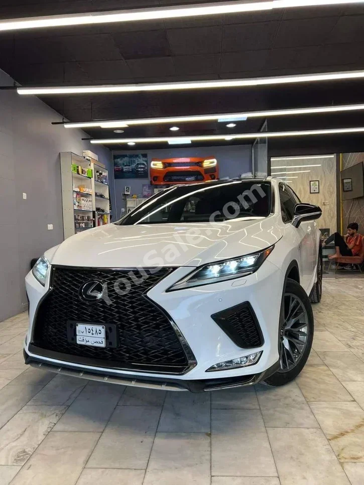 لكزس  ار اكس  350  2022  اتوماتيك  100,000 كم  6 سلندر  دفع رباعي  اس يو في  أبيض  بنزين