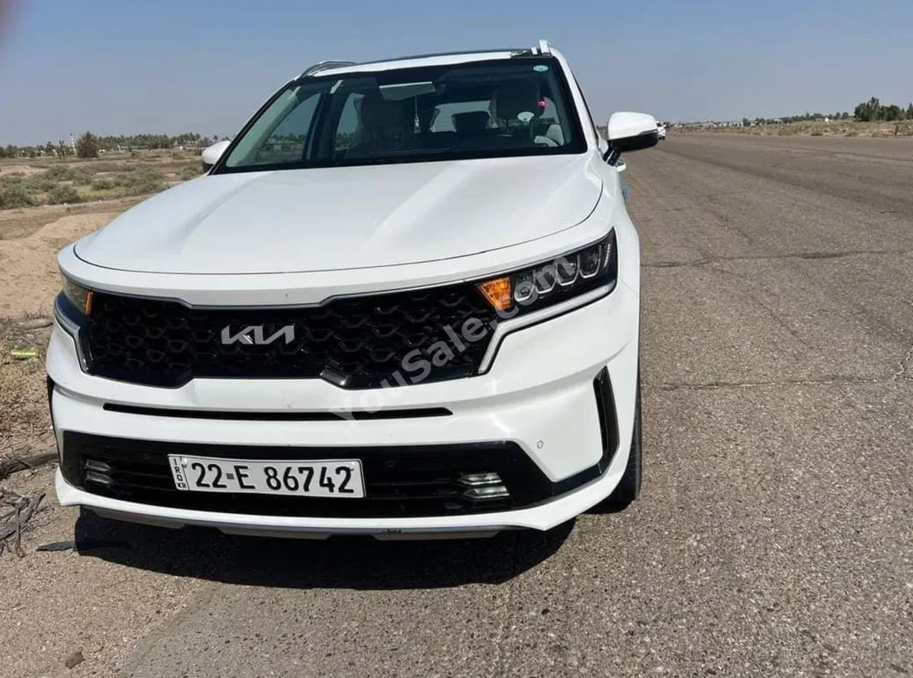 Kia  Sorento  2023  Automatic  27,000 km  6 Cylinder  4WD  SUV  White  Gasoline