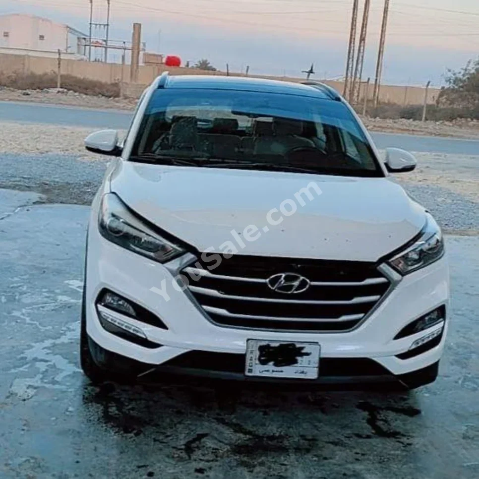 هيونداي توسان 2018 اتوماتيك 161,000 كم 4 سلندر دفع رباعي اس يو في أبيض بنزين