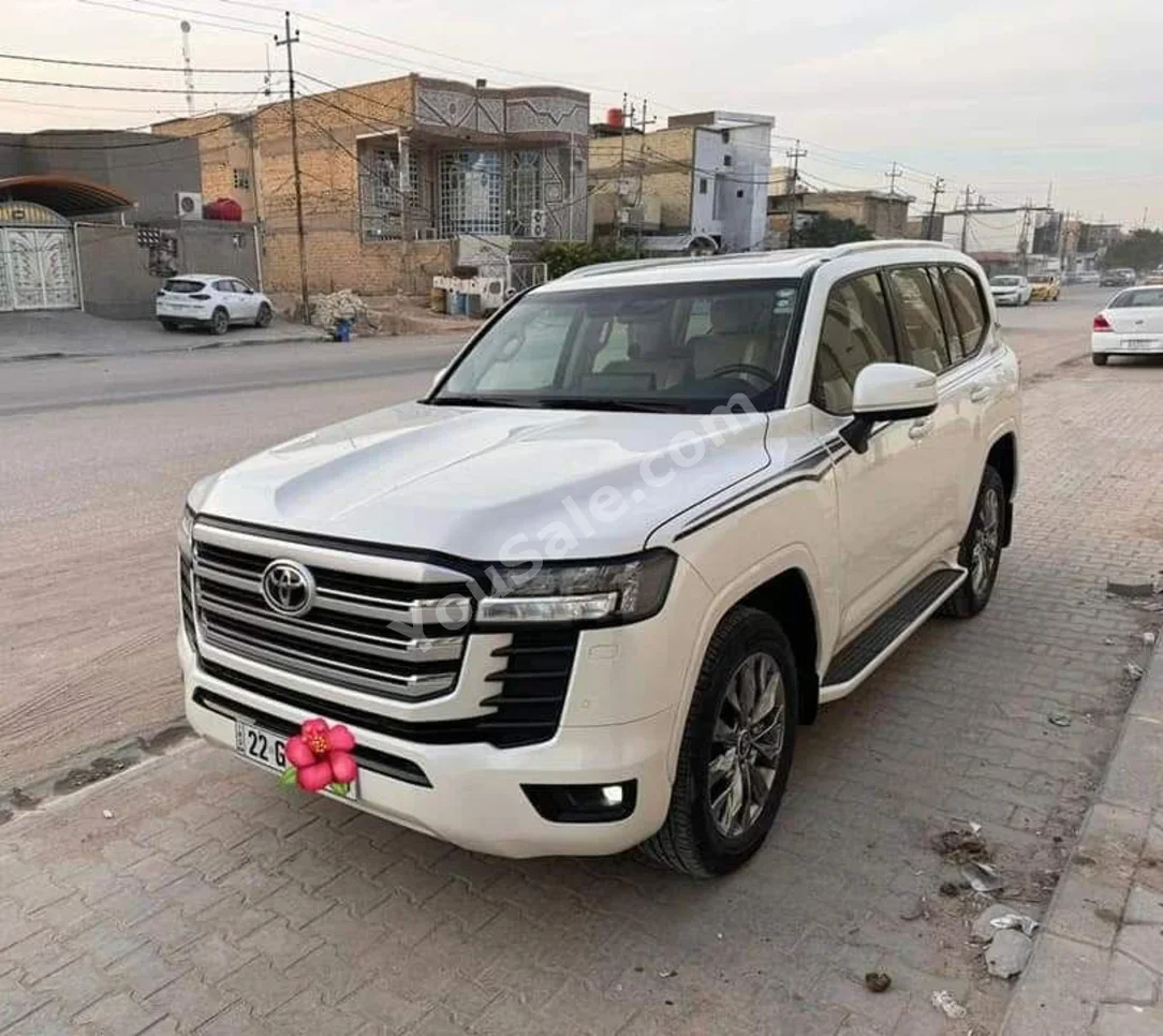 تويوتا لاند كروزر جي اكس ار 2022 اتوماتيك 24,000 كم 6 سلندر دفع رباعي اس يو في أبيض بنزين