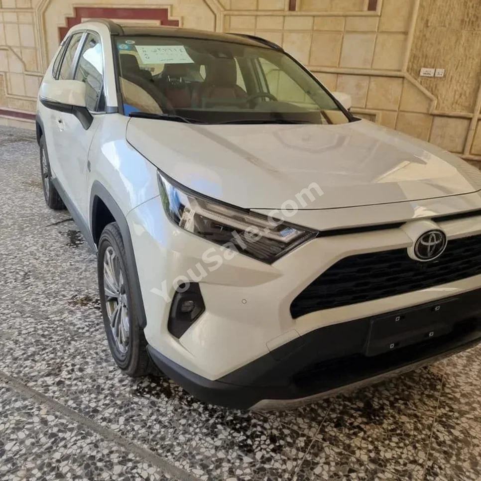 Toyota Rav 4 2023 Automatic 1,000 km 4 Cylinder 4WD SUV White Gasoline
