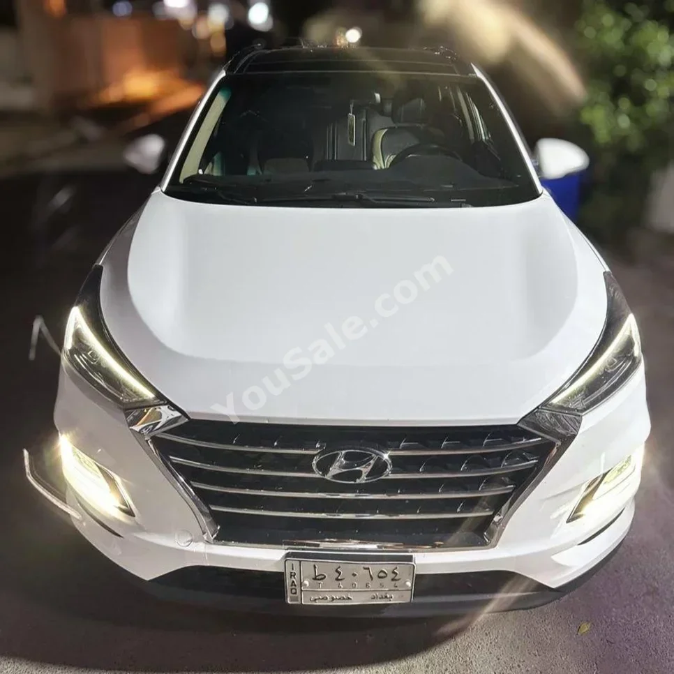 هيونداي  توسان  2019  اتوماتيك  76,000 كم  4 سلندر  دفع أمامي  اس يو في  أبيض  بنزين