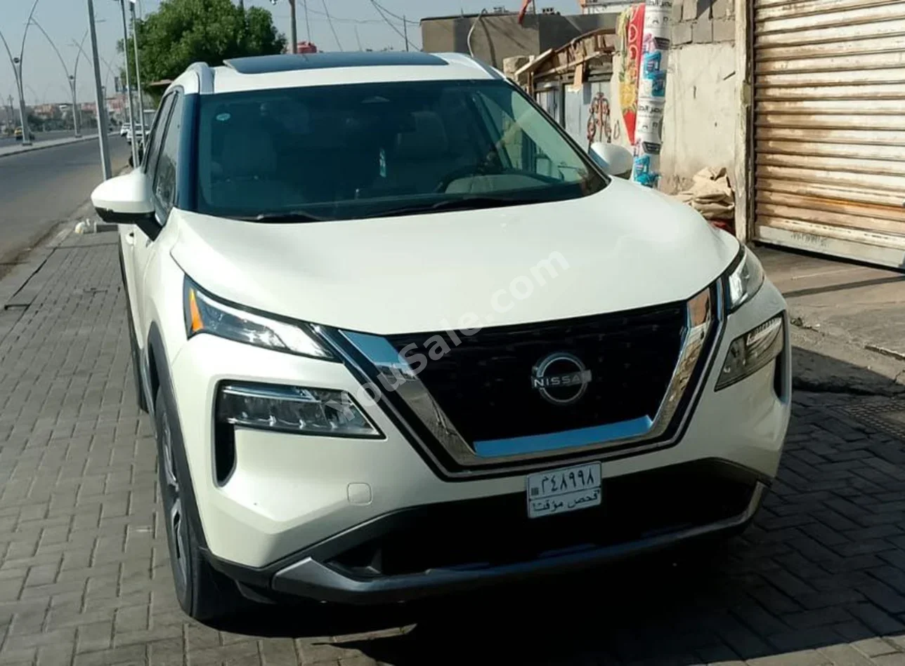نيسان روج اس ال 2023 اتوماتيك 30,000 كم 3 سلندر دفع أمامي اس يو في أبيض بنزين