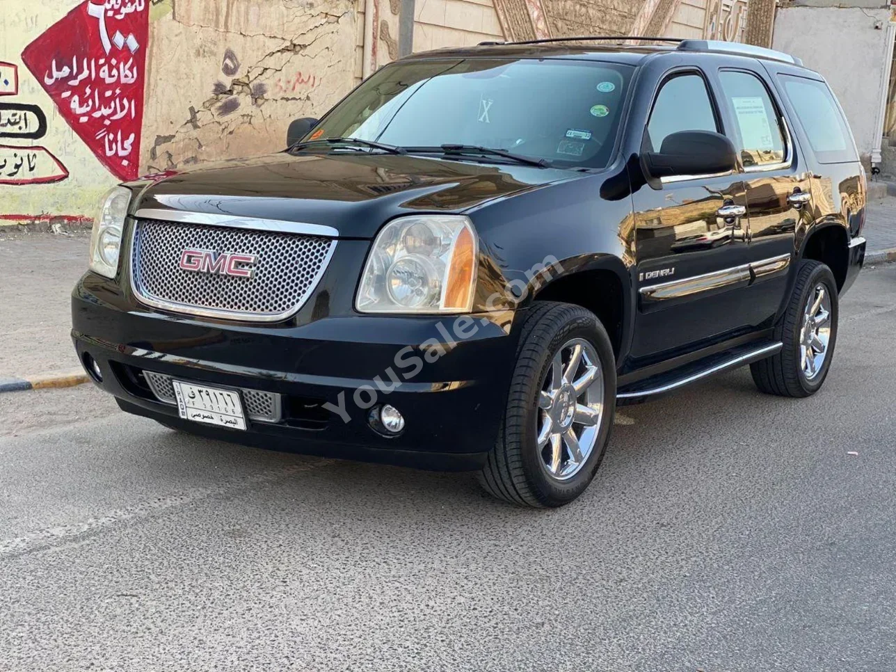 GMC Yukon Denali 2007 Automatic 149,000 km 8 Cylinder 4WD SUV Black Gasoline