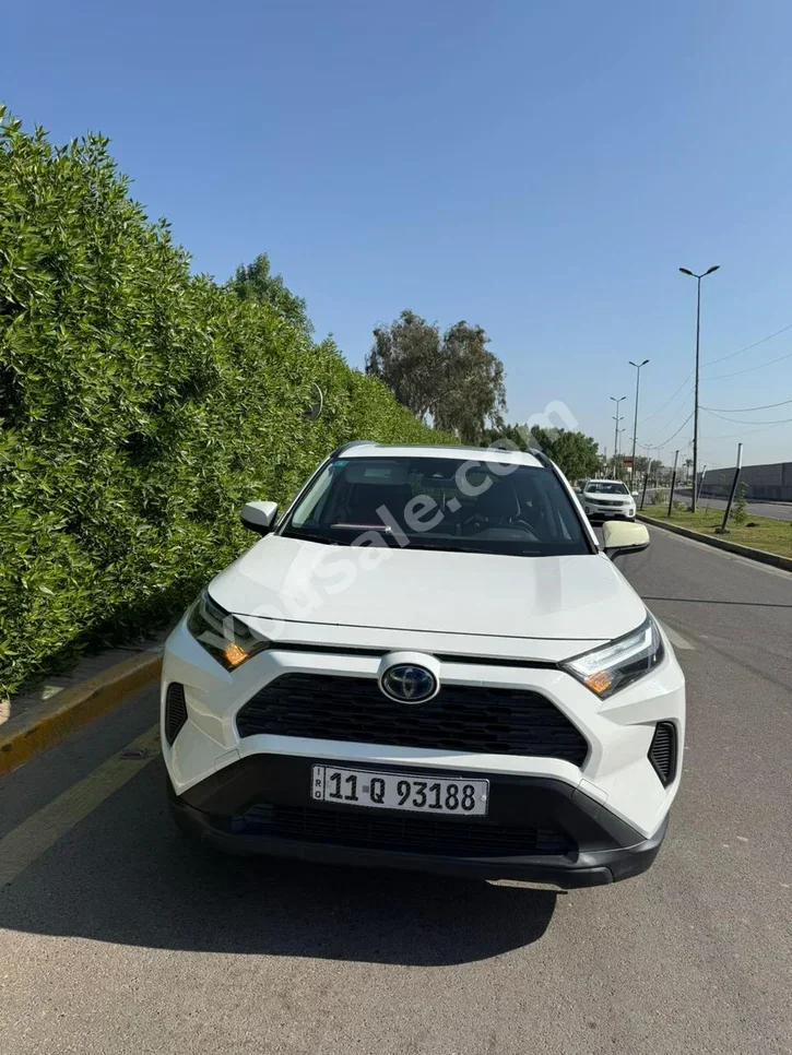 Toyota  Rav 4  2023  Automatic  66,000 km  4 Cylinder  FWD  SUV  White  Gasoline
