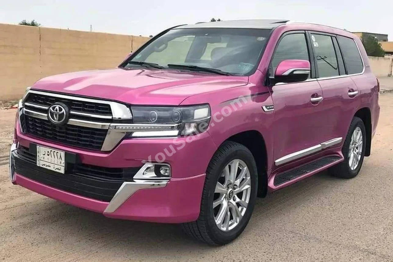 Toyota Land Cruiser GXR 2013 Automatic 180,000 km 8 Cylinder 4WD SUV Pink Gasoline