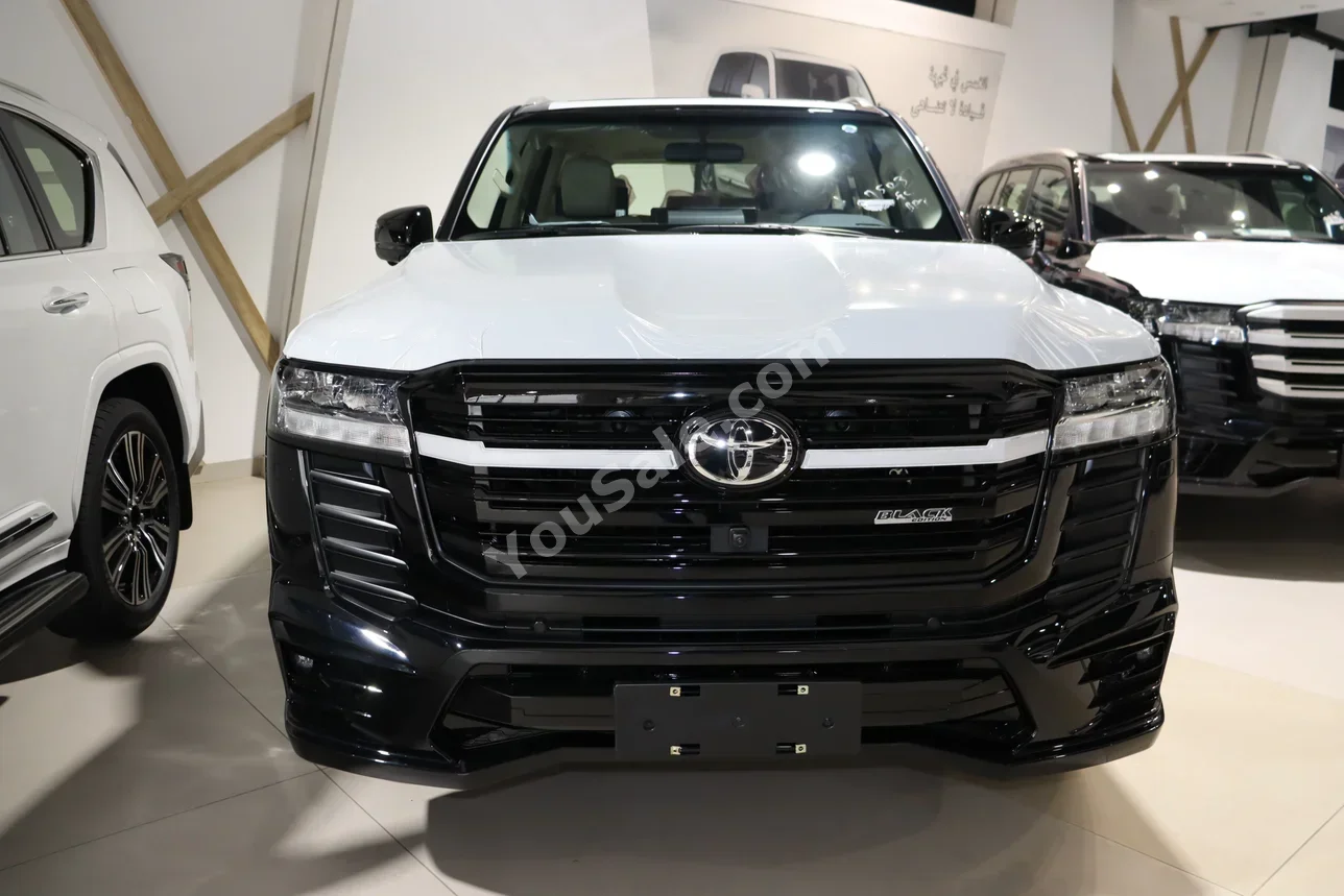 تويوتا  لاند كروزر  جي اكس ار بلاك اديشن  2025  اتوماتيك  0 كم  6 سلندر  دفع رباعي  اس يو في  أسود  بنزين  تحت الضمان