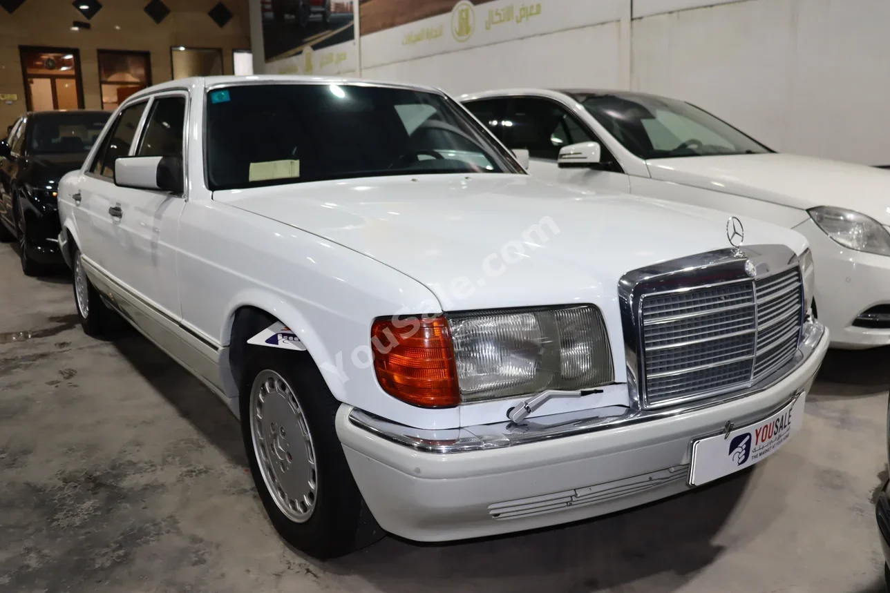 مرسيدس - بنز 300 SE 1991 اتوماتيك 250,000 كم 6 سلندر دفع خلفي سيدان أبيض بنزين