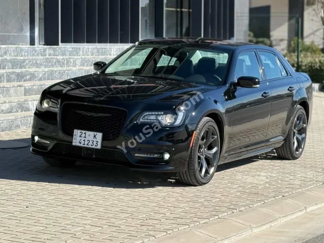 كرايسلر 300C 2023 اتوماتيك 31,000 كم 6 سلندر دفع خلفي سيدان أسود بنزين
