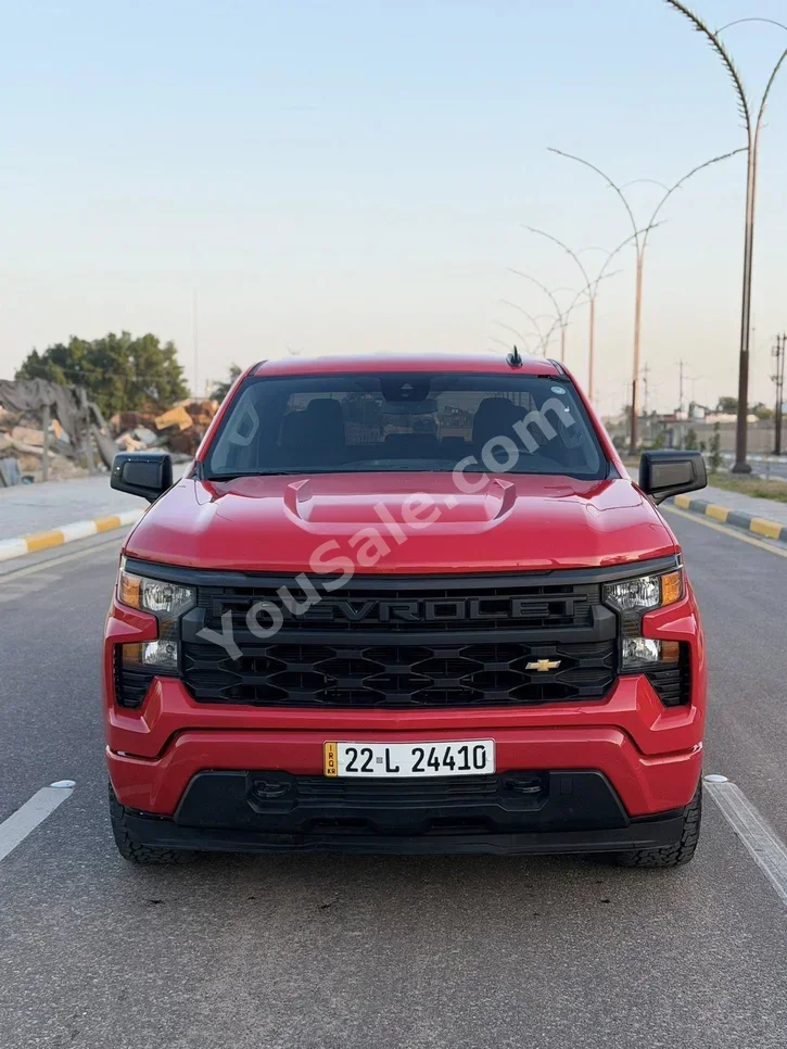 شفروليه سلفرادو 2024 اتوماتيك 12,000 كم 8 سلندر دفع رباعي بيكب أحمر بنزين