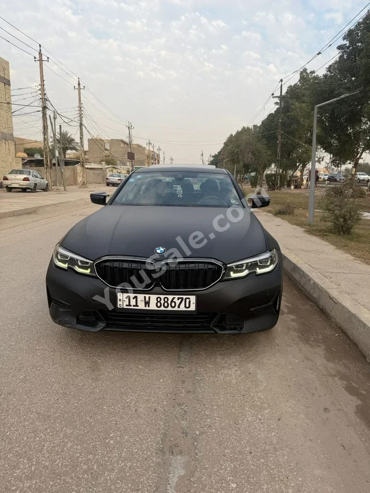 بي ام دبليو  الفئة - الثالثة  330i  2020  اتوماتيك  85,000 كم  4 سلندر  دفع خلفي  سيدان  أسود  بنزين