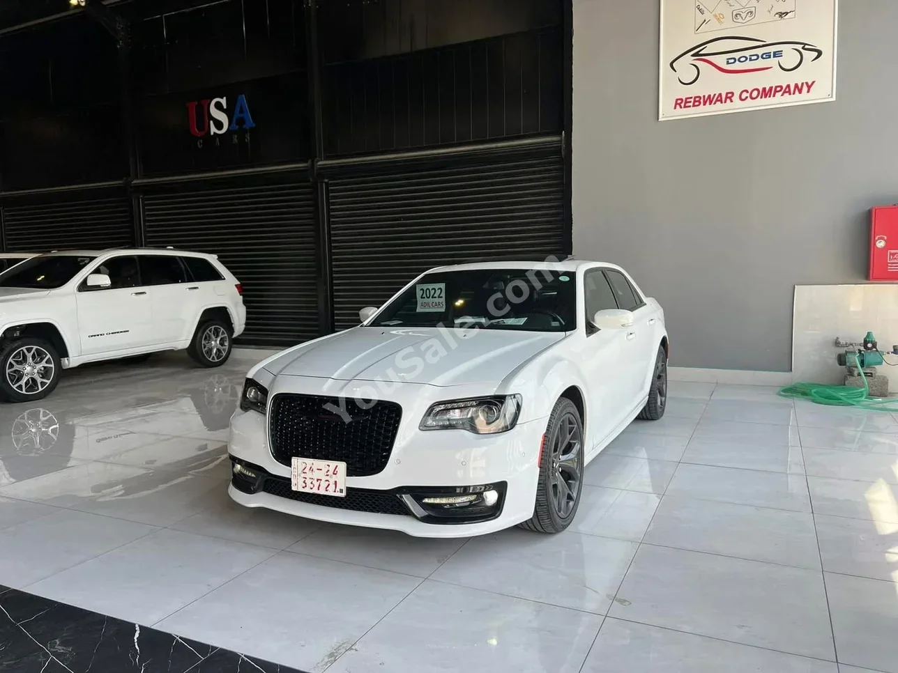 كرايسلر  300C  2022  اتوماتيك  44,000 كم  6 سلندر  دفع خلفي  سيدان  أبيض  بنزين