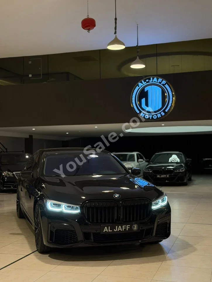 بي ام دبليو الفئة - السابعة 740 Li 2021 اتوماتيك 40,000 كم 6 سلندر دفع خلفي سيدان أسود بنزين