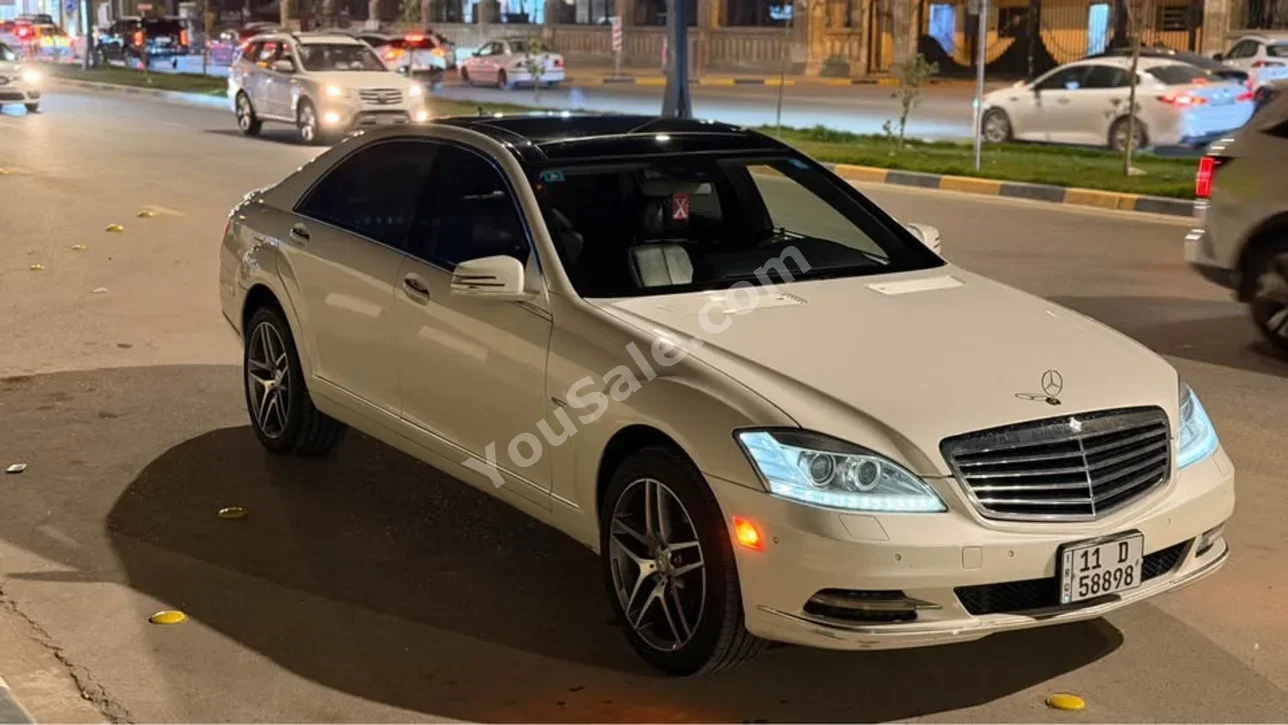 مرسيدس - بنز  اس - كلاس  550  2012  اتوماتيك  144,000 كم  8 سلندر  دفع خلفي  سيدان  أبيض  بنزين